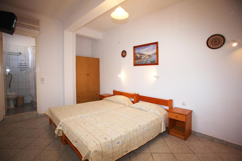 Alexandros Rooms & Studios Szkópelosz Szoba fotó