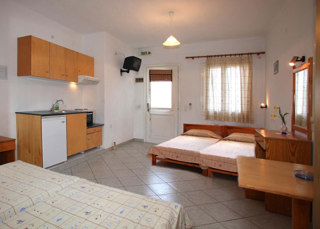 Alexandros Rooms & Studios Szkópelosz Szoba fotó