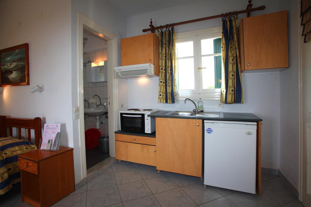 Alexandros Rooms & Studios Szkópelosz Szoba fotó