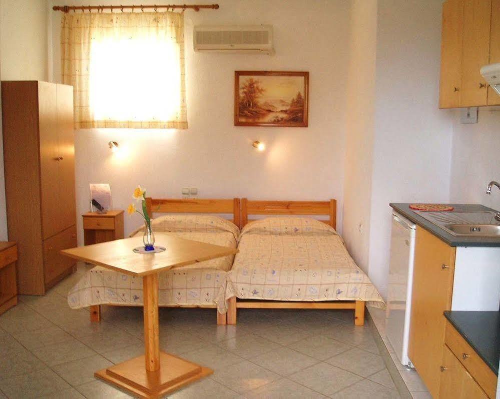 Alexandros Rooms & Studios Szkópelosz Kültér fotó